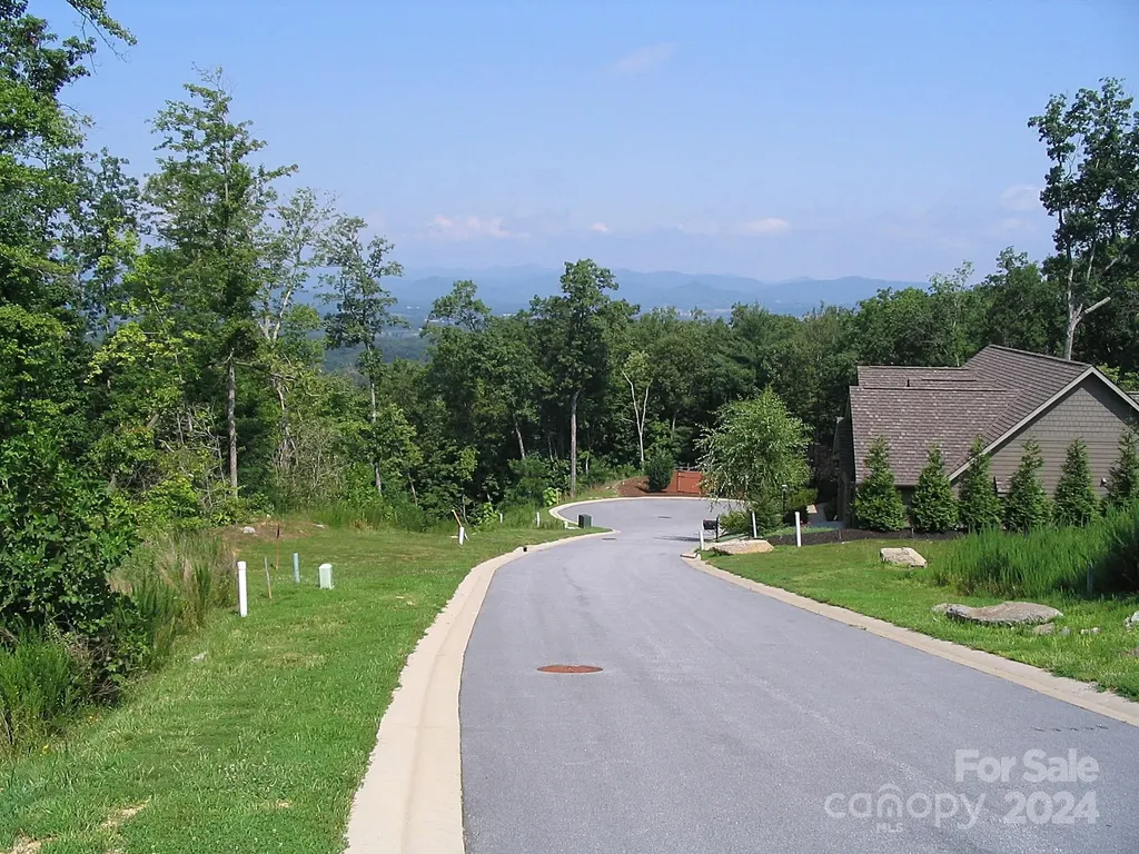 101 Wood Owl Court Hendersonville NC 28791