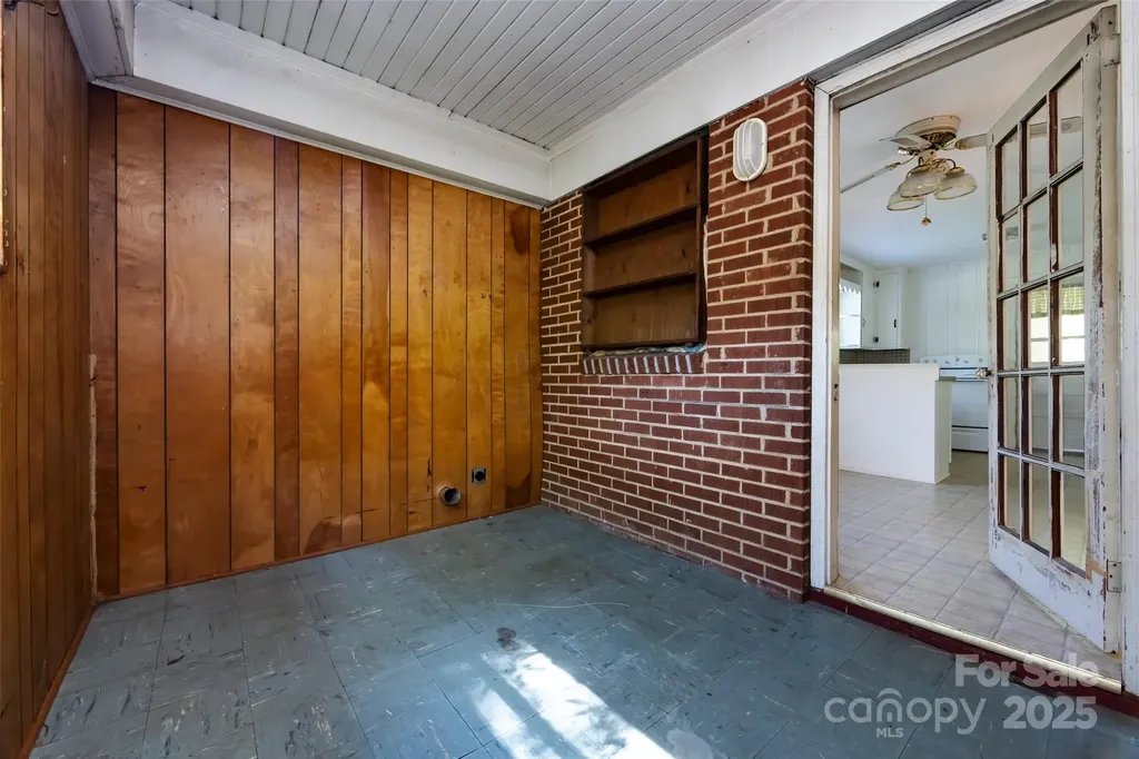 2001 Mcdonald Drive Charlotte NC 28216