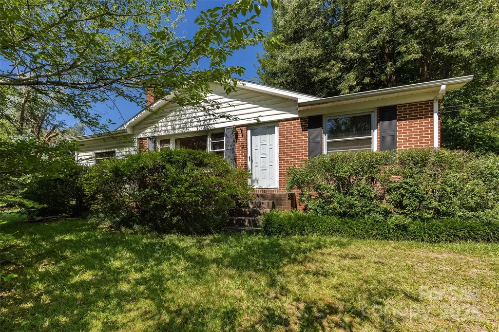2001 Mcdonald Drive Charlotte NC 28216