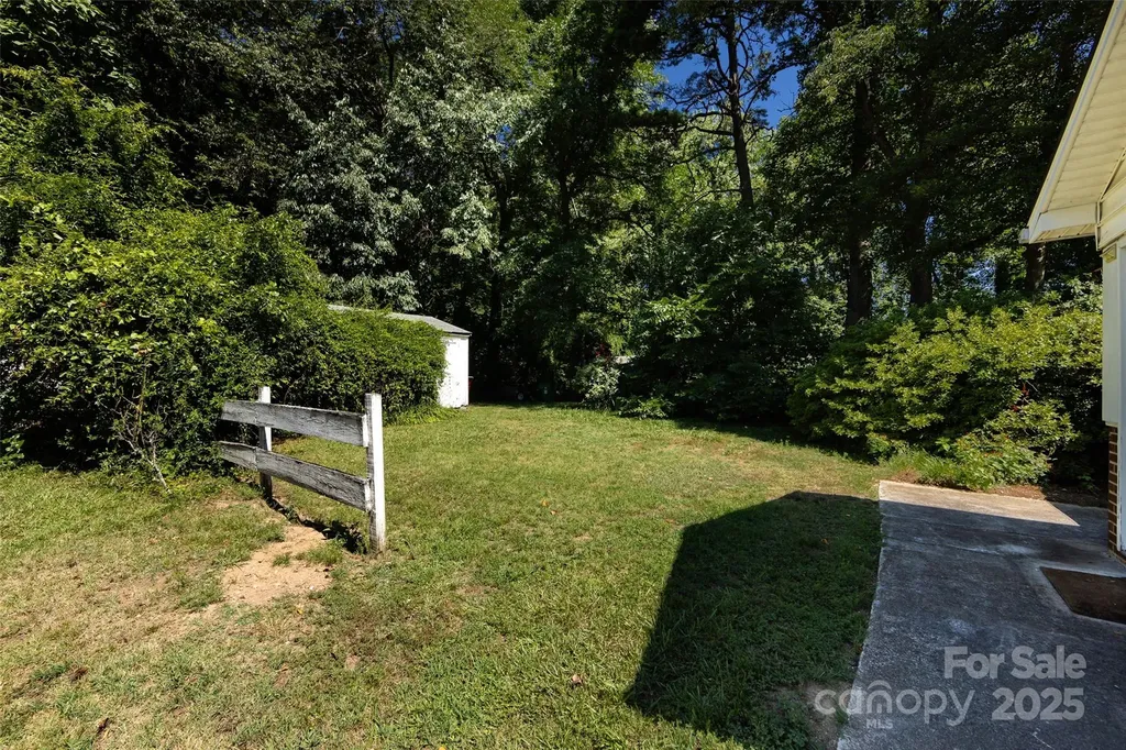2001 Mcdonald Drive Charlotte NC 28216