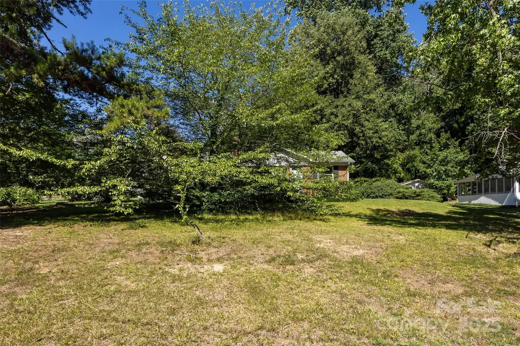 2001 Mcdonald Drive Charlotte NC 28216