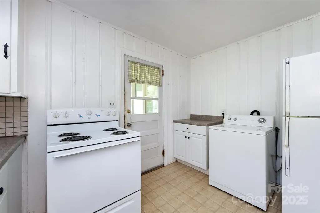 2001 Mcdonald Drive Charlotte NC 28216