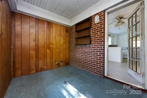 2001 Mcdonald Drive Charlotte NC 28216