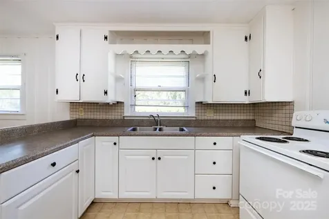 2001 Mcdonald Drive Charlotte NC 28216