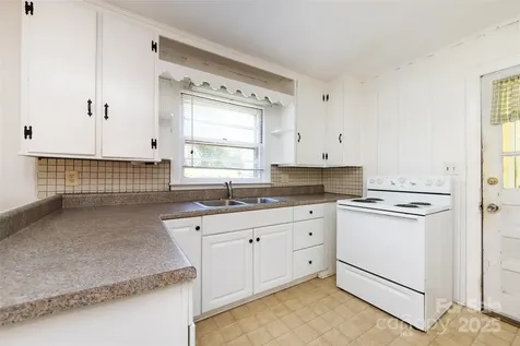 2001 Mcdonald Drive Charlotte NC 28216