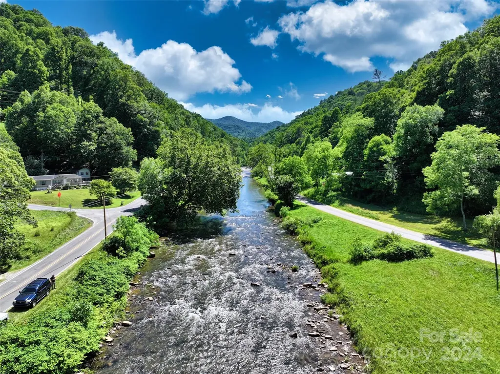 3065 Piney Hill Road Burnsville NC 28714