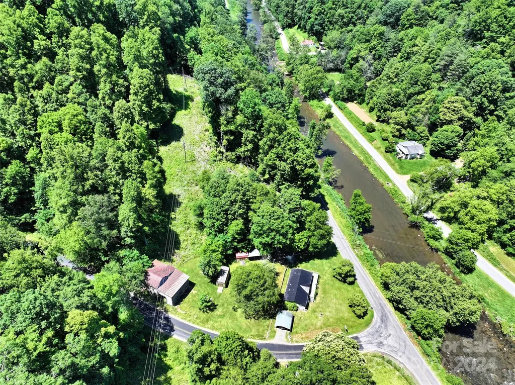 3065 Piney Hill Road Burnsville NC 28714