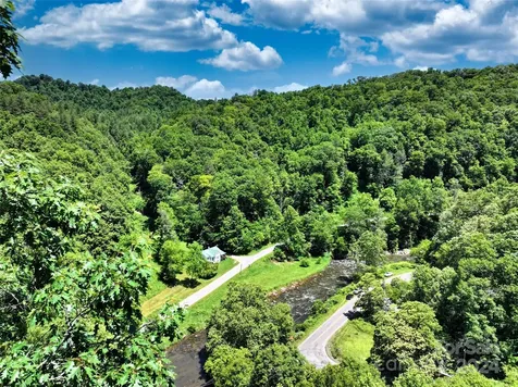 3065 Piney Hill Road Burnsville NC 28714
