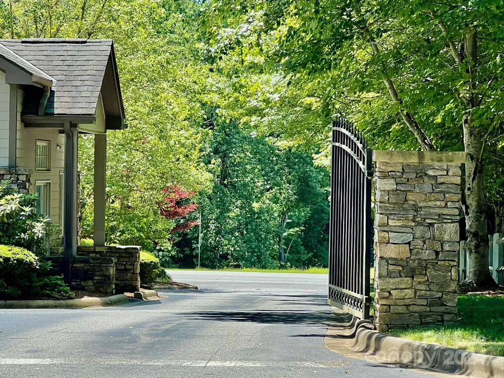 271 Mountain Morning Lane Hendersonville NC 28739