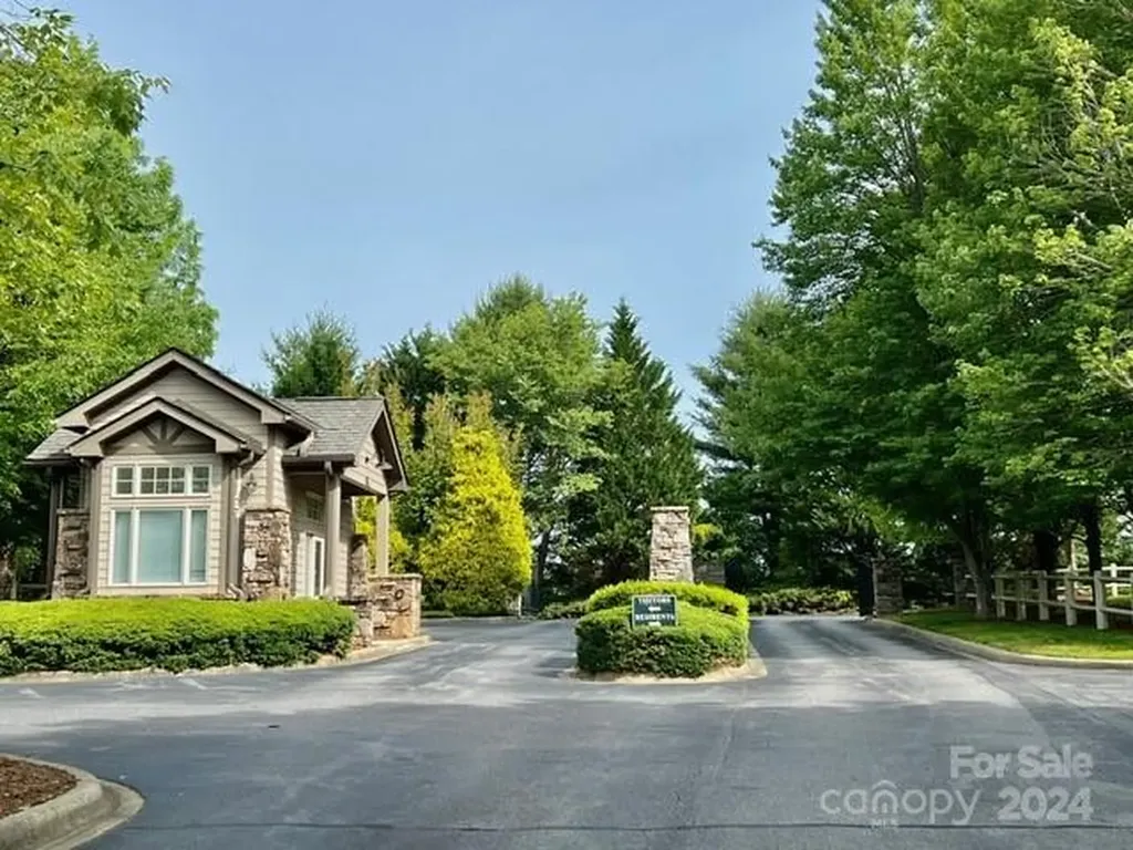 271 Mountain Morning Lane Hendersonville NC 28739
