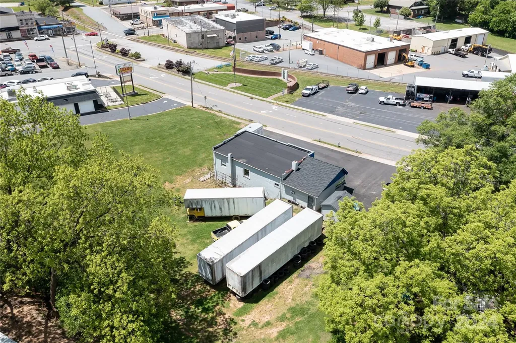 15 N Carolina Avenue Maiden NC 28650
