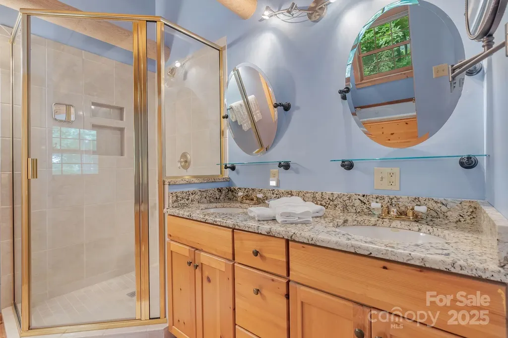 90 Forest Ridge Road Burnsville NC 28714