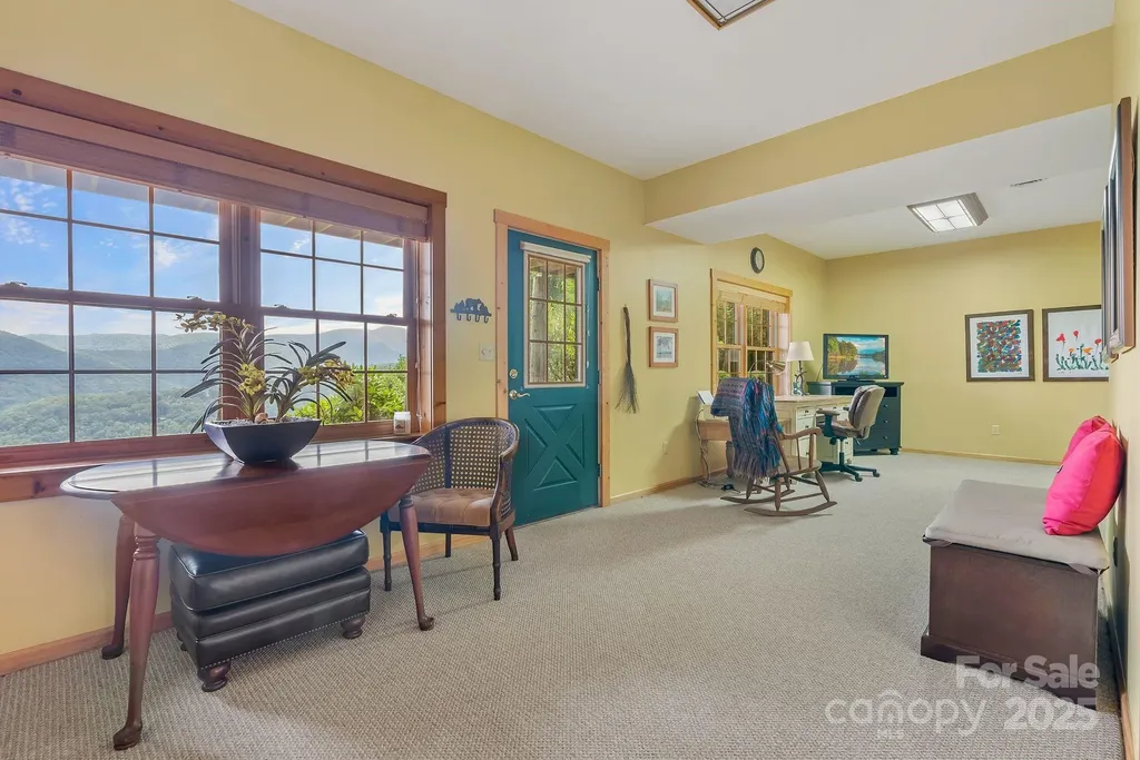 90 Forest Ridge Road Burnsville NC 28714