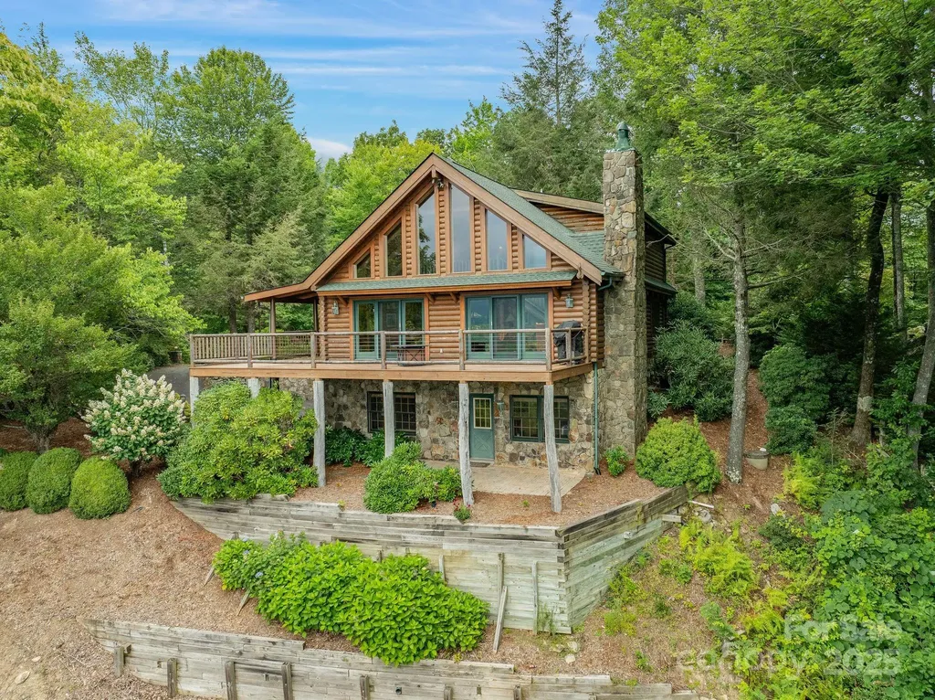 90 Forest Ridge Road Burnsville NC 28714