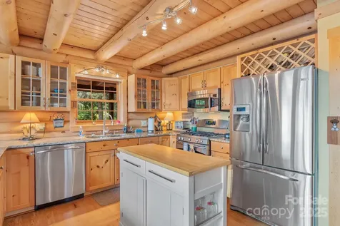 90 Forest Ridge Road Burnsville NC 28714