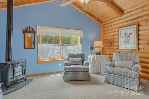 90 Forest Ridge Road Burnsville NC 28714
