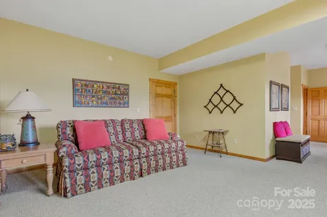 90 Forest Ridge Road Burnsville NC 28714