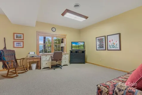 90 Forest Ridge Road Burnsville NC 28714