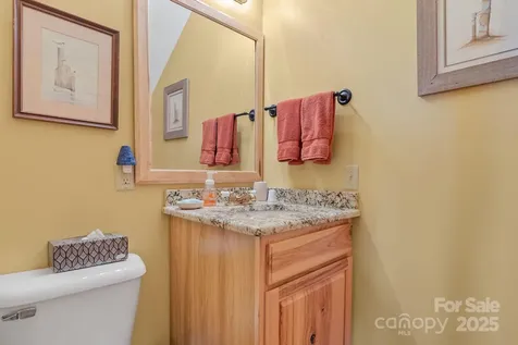 90 Forest Ridge Road Burnsville NC 28714