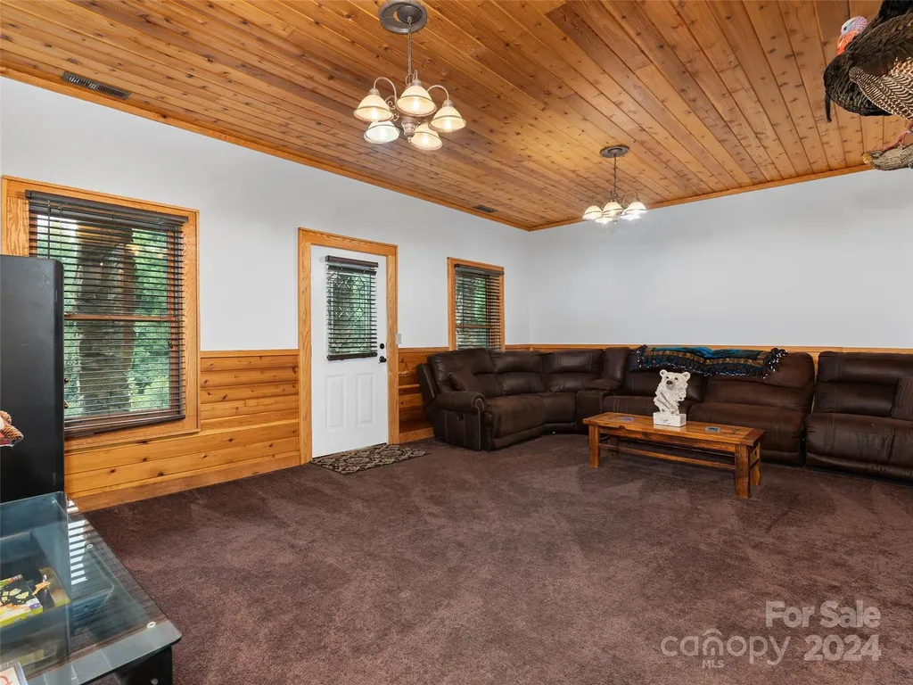 80 Austins Trail Canton NC 28716