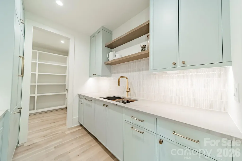 8022 Litaker Manor Court Charlotte NC 28270