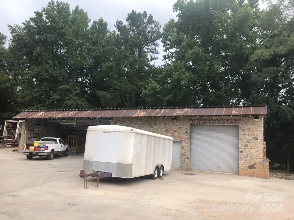 715 Oakridge Farm Highway Mooresville NC 28115
