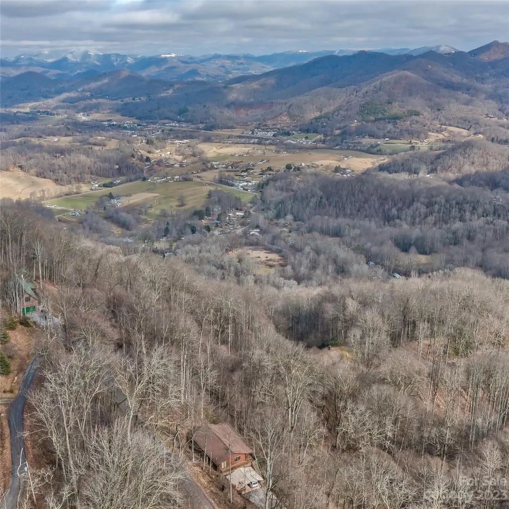 3 Michael Drive Waynesville NC 28785