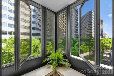139 S Tryon Street Charlotte NC 28202