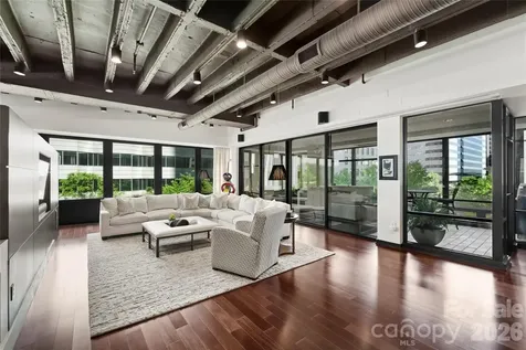 139 S Tryon Street Charlotte NC 28202