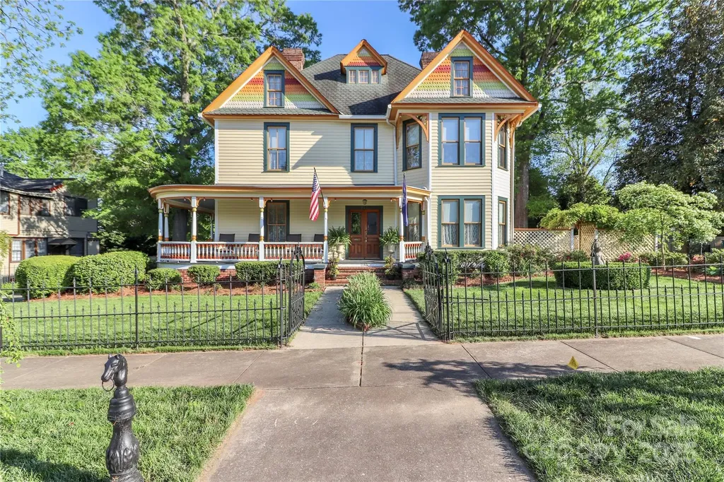 235 Walnut Street Statesville NC 28677