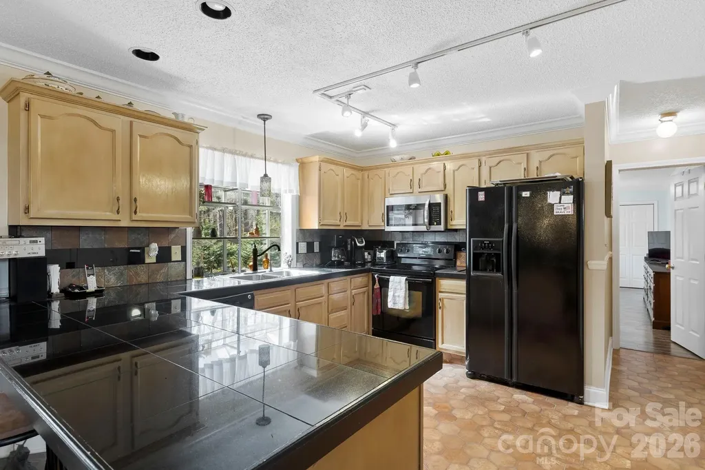145 Fox Glen Drive Arden NC 28704