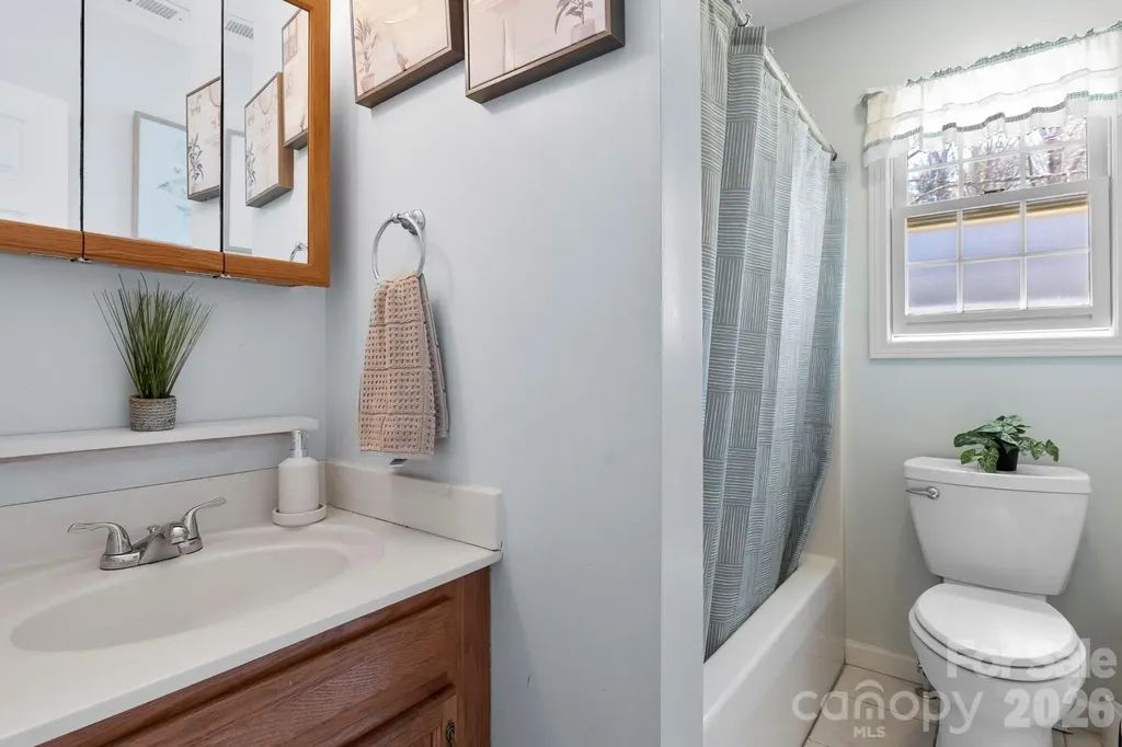 145 Fox Glen Drive Arden NC 28704