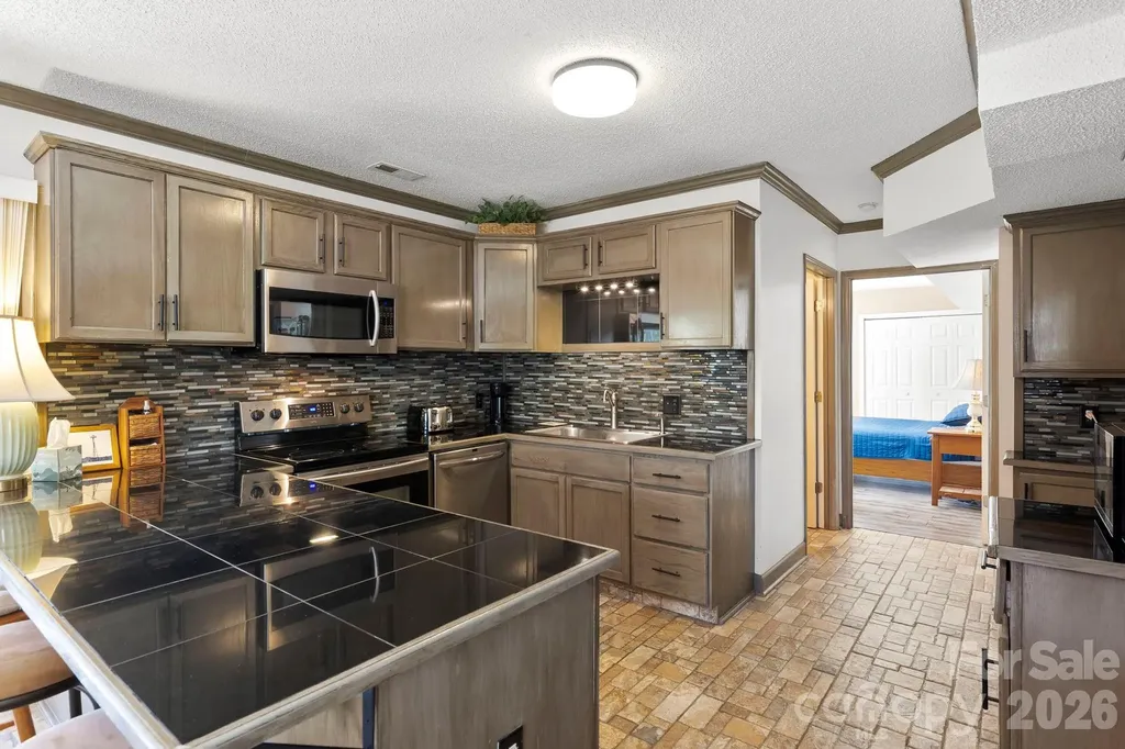 145 Fox Glen Drive Arden NC 28704
