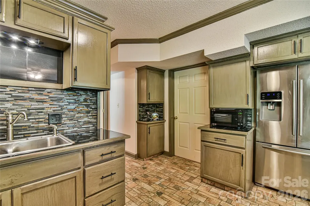 145 Fox Glen Drive Arden NC 28704