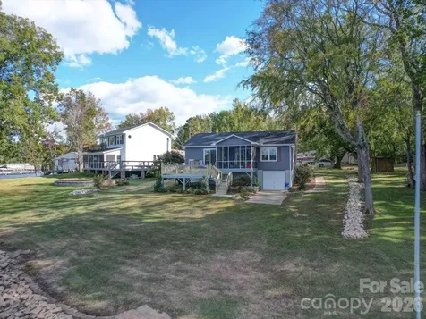 22 Garden Spot Lane Camden SC 29020