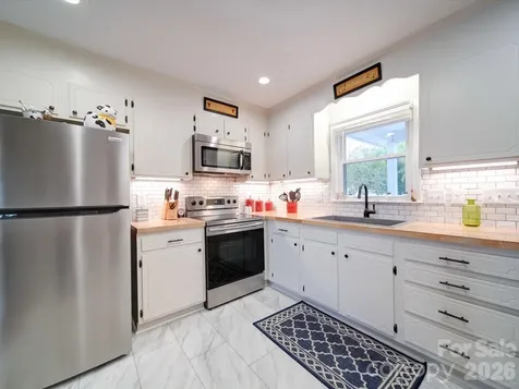 22 Garden Spot Lane Camden SC 29020