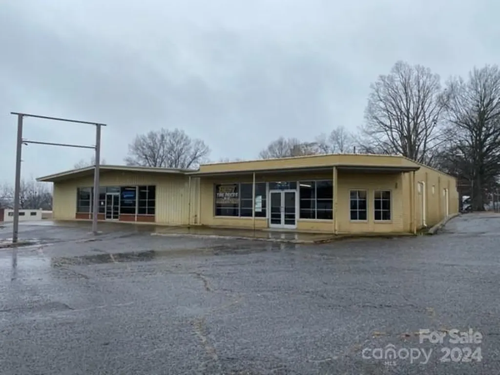 1809 W Front Street Statesville NC 28677