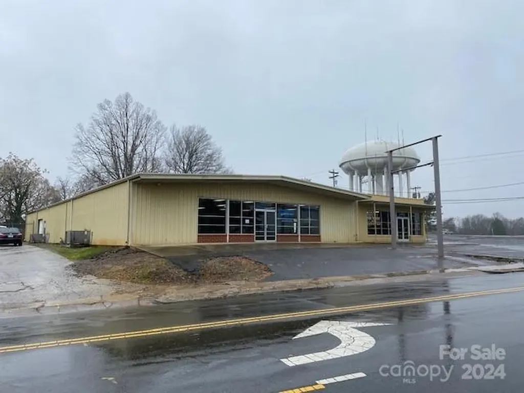 1809 W Front Street Statesville NC 28677
