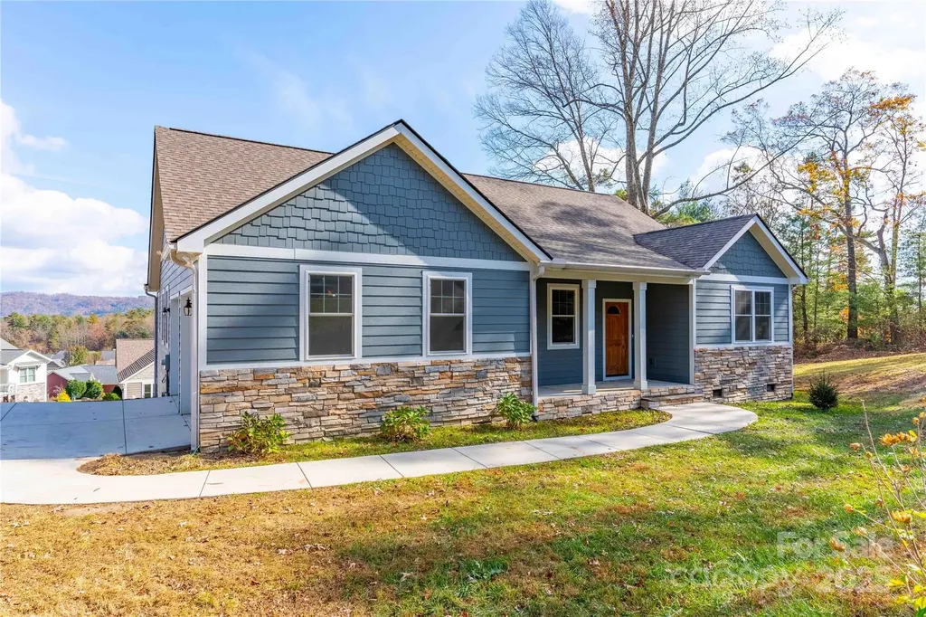 2637 Bowden Lane Hendersonville NC 28792