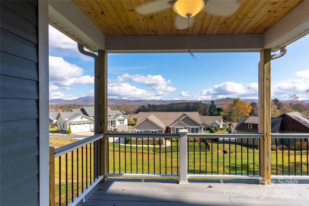 2637 Bowden Lane Hendersonville NC 28792