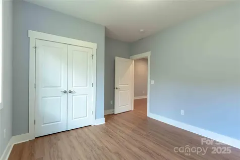 2637 Bowden Lane Hendersonville NC 28792