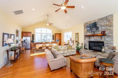 2637 Bowden Lane Hendersonville NC 28792