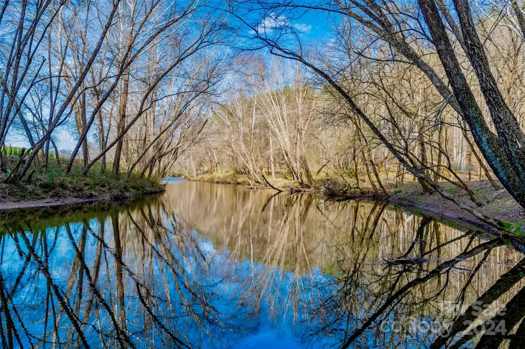 6.09 Acres, Lot 136/137 Johns Ridge Parkway Lenoir NC 28645