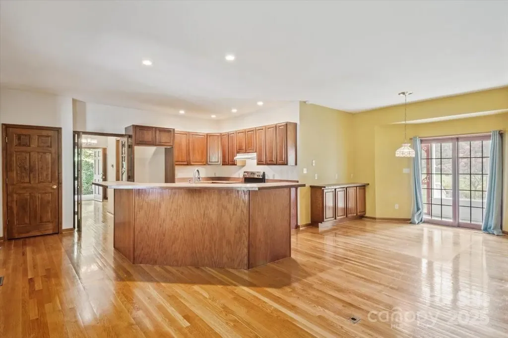 5580 Greenville Highway Brevard NC 28712