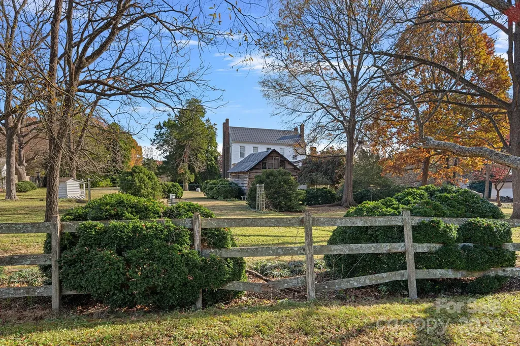 104 Leslie Loop Mooresville NC 28115