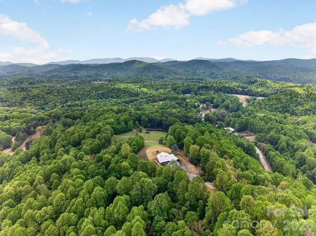5481 Greenville Highway Zirconia NC 28790