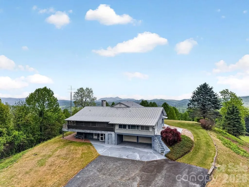 5481 Greenville Highway Zirconia NC 28790