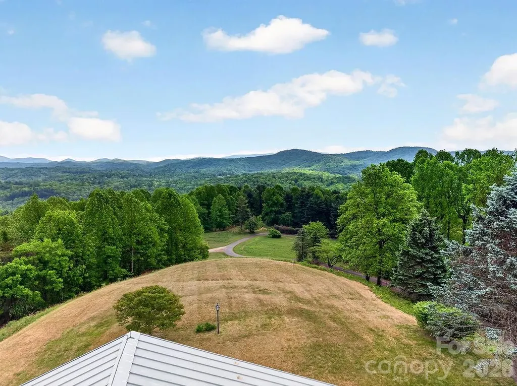 5481 Greenville Highway Zirconia NC 28790