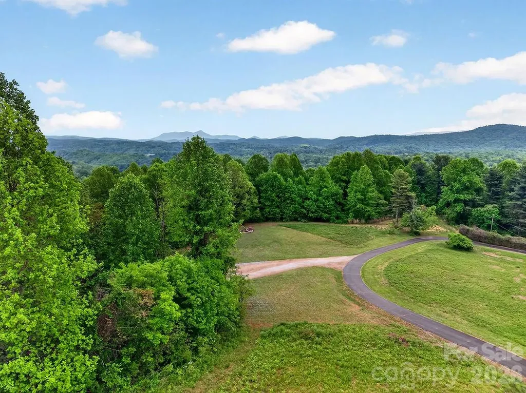 5481 Greenville Highway Zirconia NC 28790