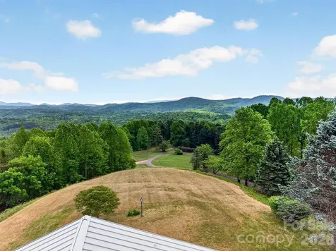 5481 Greenville Highway Zirconia NC 28790